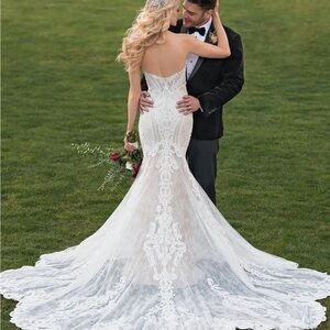Martina Liana White Lace Wedding Dress